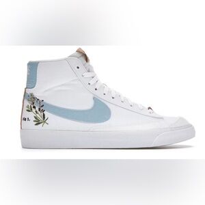 Nike Blazer Mid 77 in White Indigo